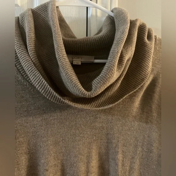 LOFT Crowl neck​ - Picture 3 of 6